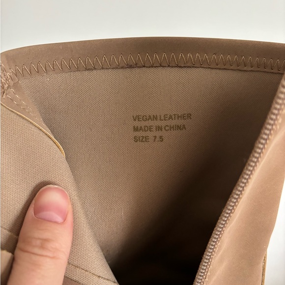 NWOT Women's Tan Mid-Calf Block Heel Boots - Picture 5 of 7
